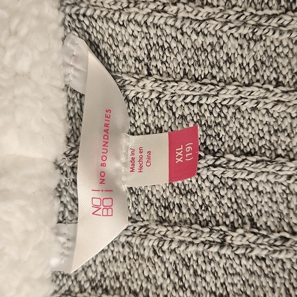 Junior's No Boundries Hooded Cardigan. Size XXL (19) - Picture 3 of 3